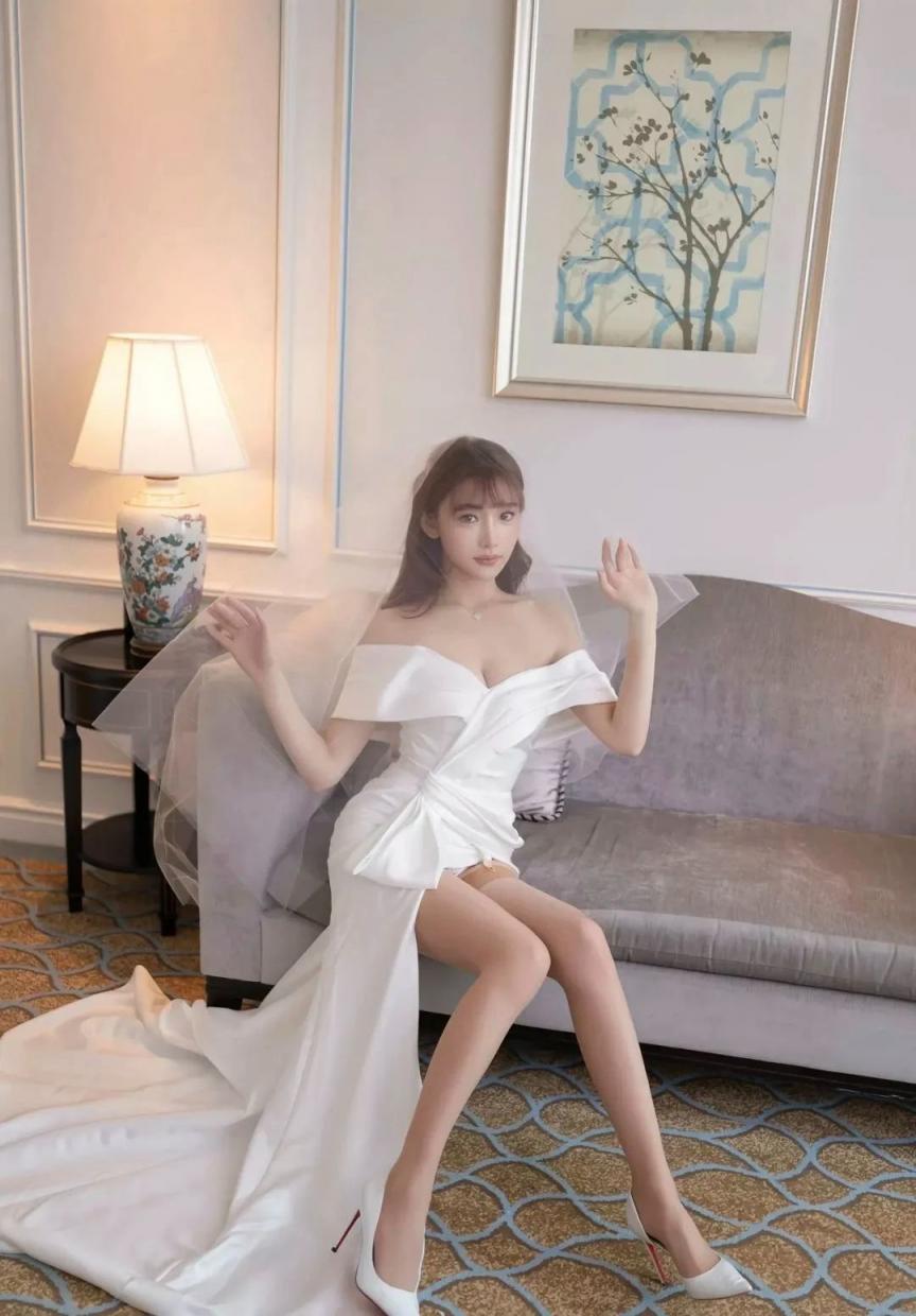 满屏大长腿尽显迷人风采