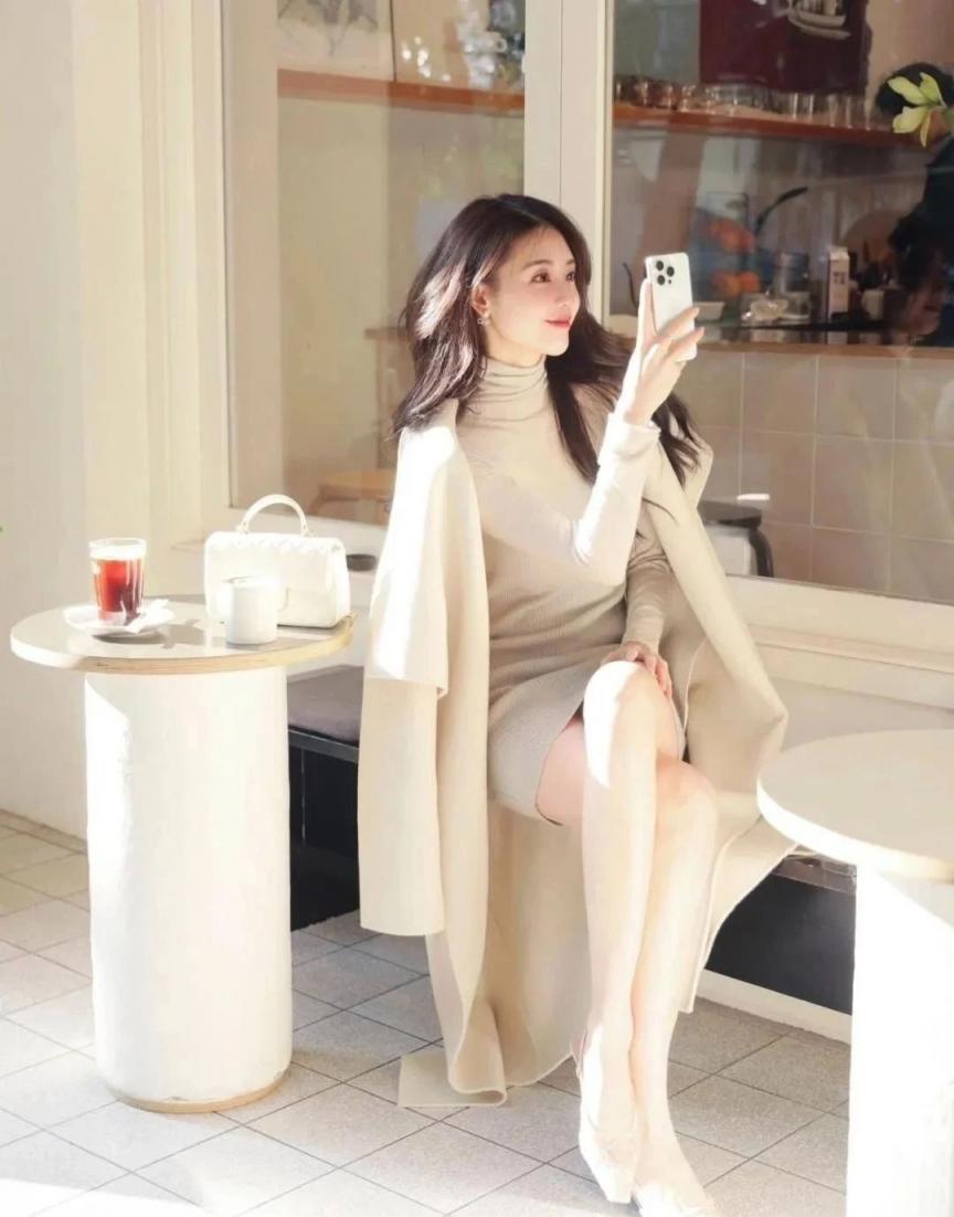 满屏大长腿尽显迷人风采