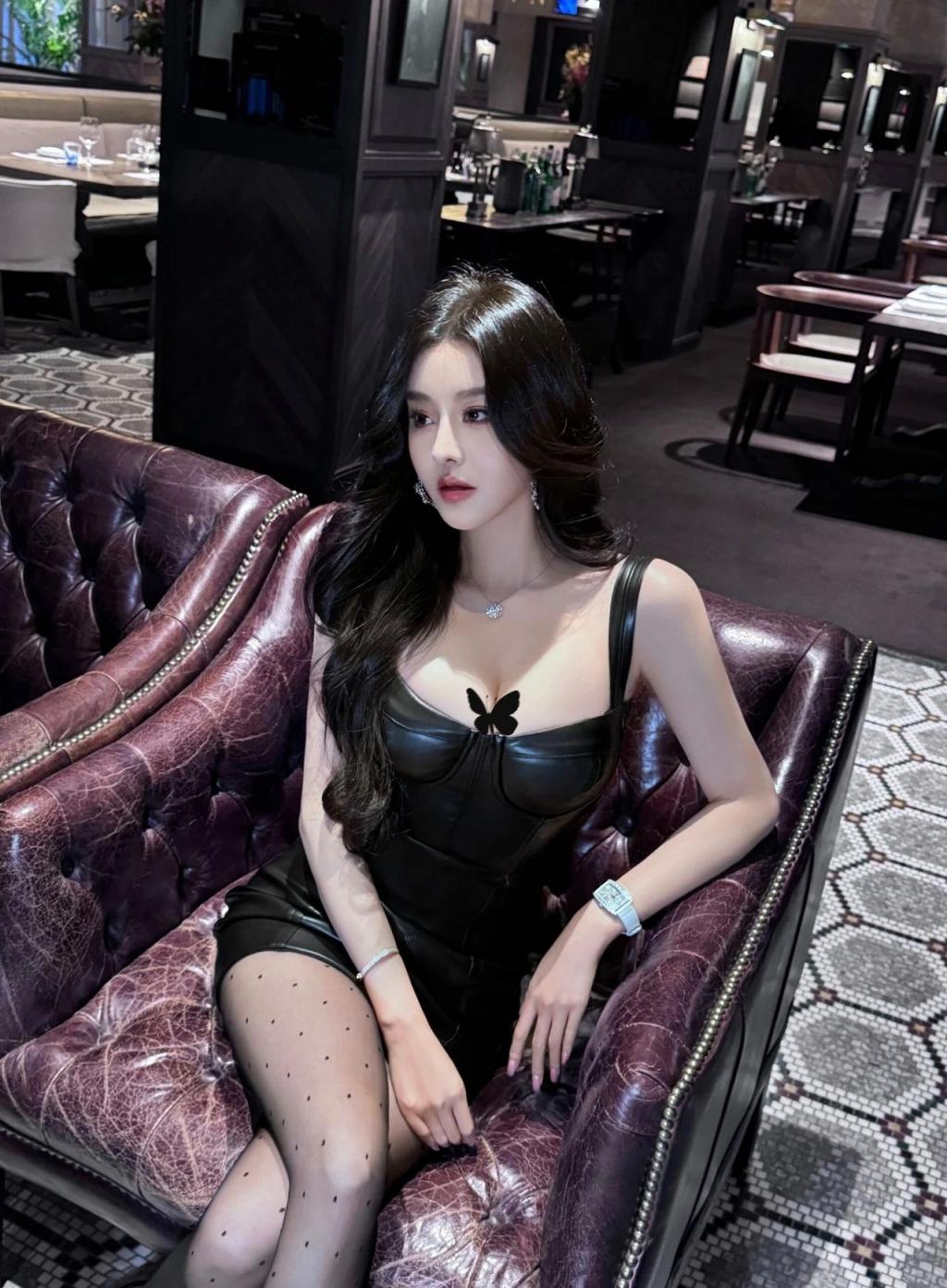 满屏大长腿尽显迷人风采