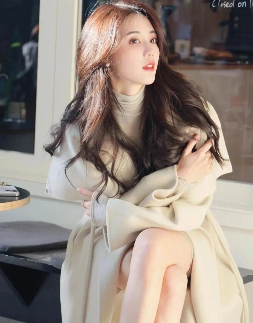 满屏大长腿尽显迷人风采