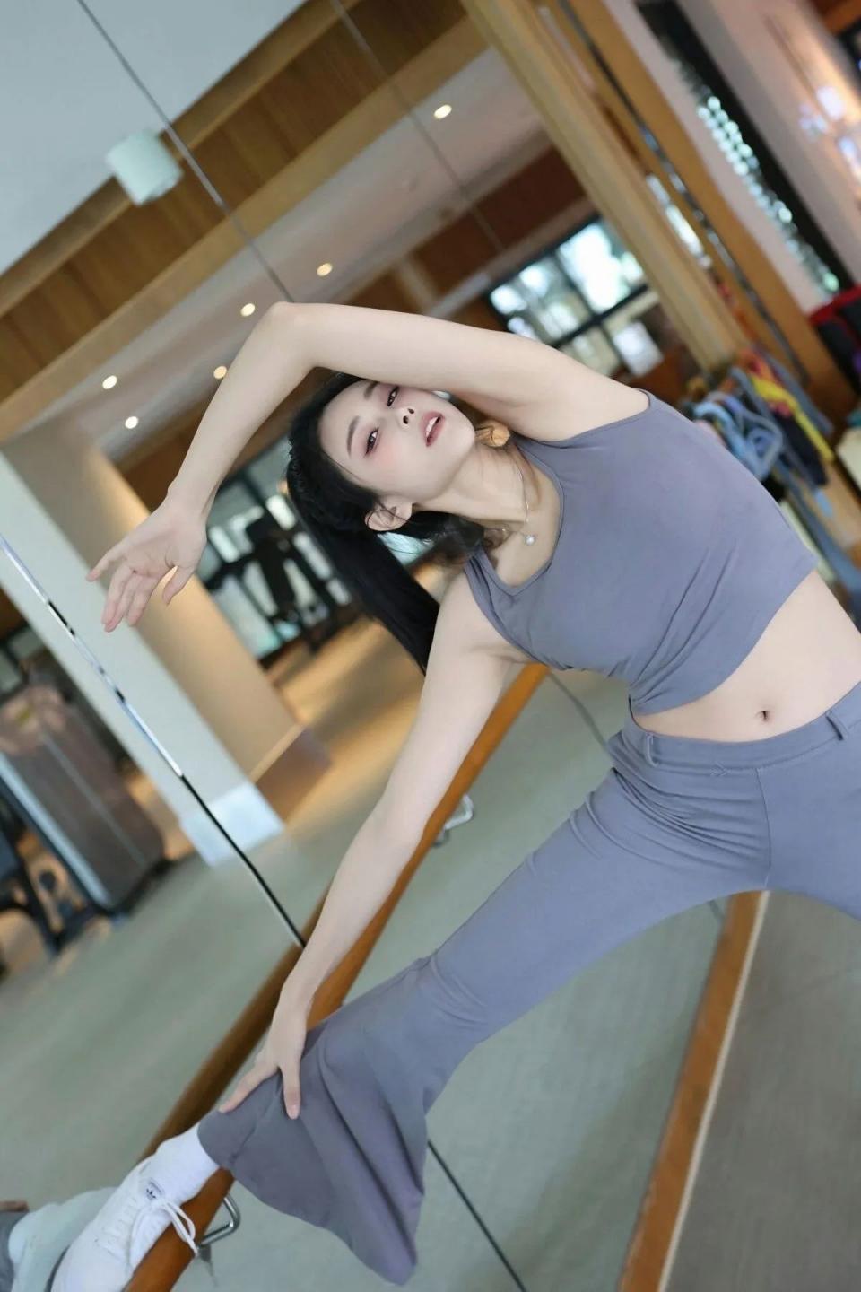 爱运动的漂亮小姐姐