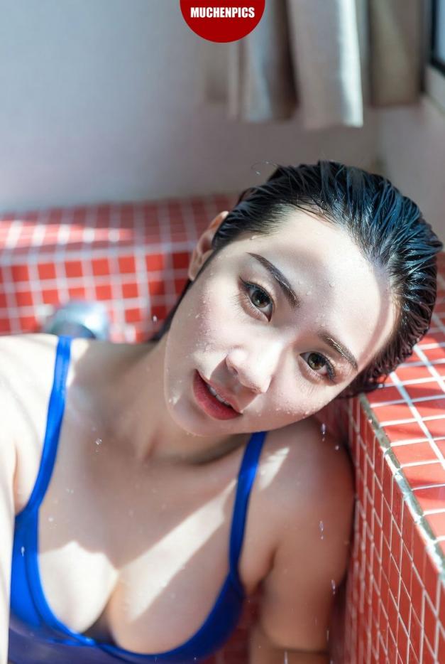 丰满肥美的少妇美女图片