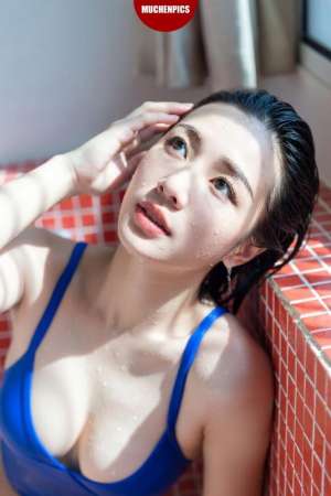 丰满肥美的少妇美女图片