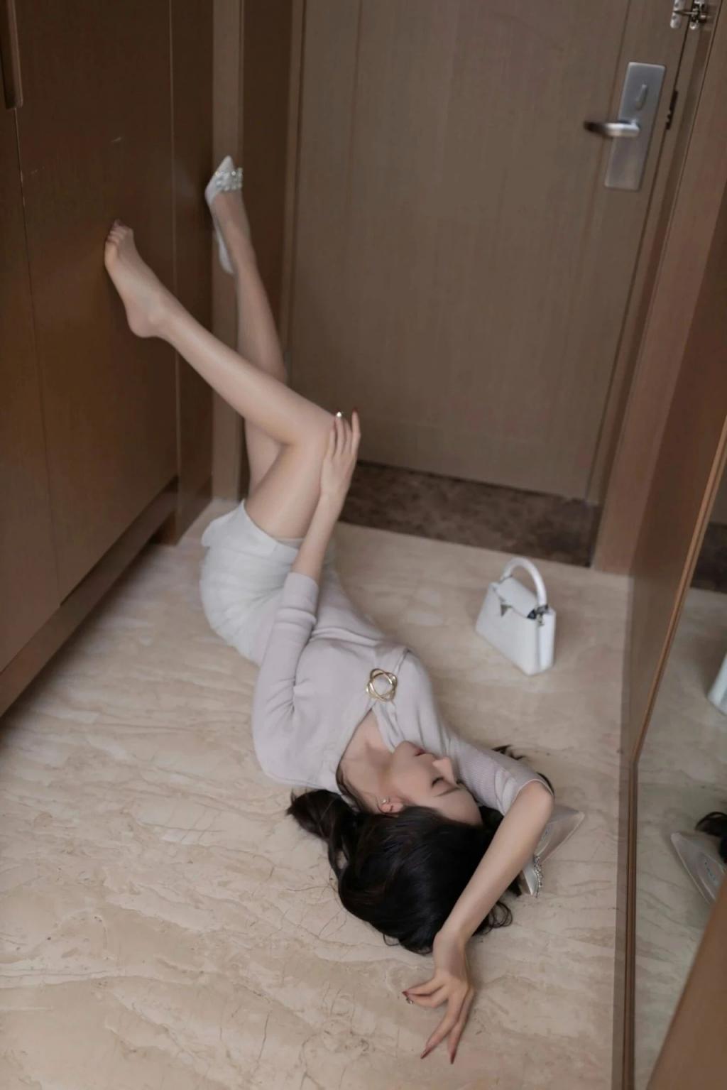 满屏大长腿漂亮[58P]