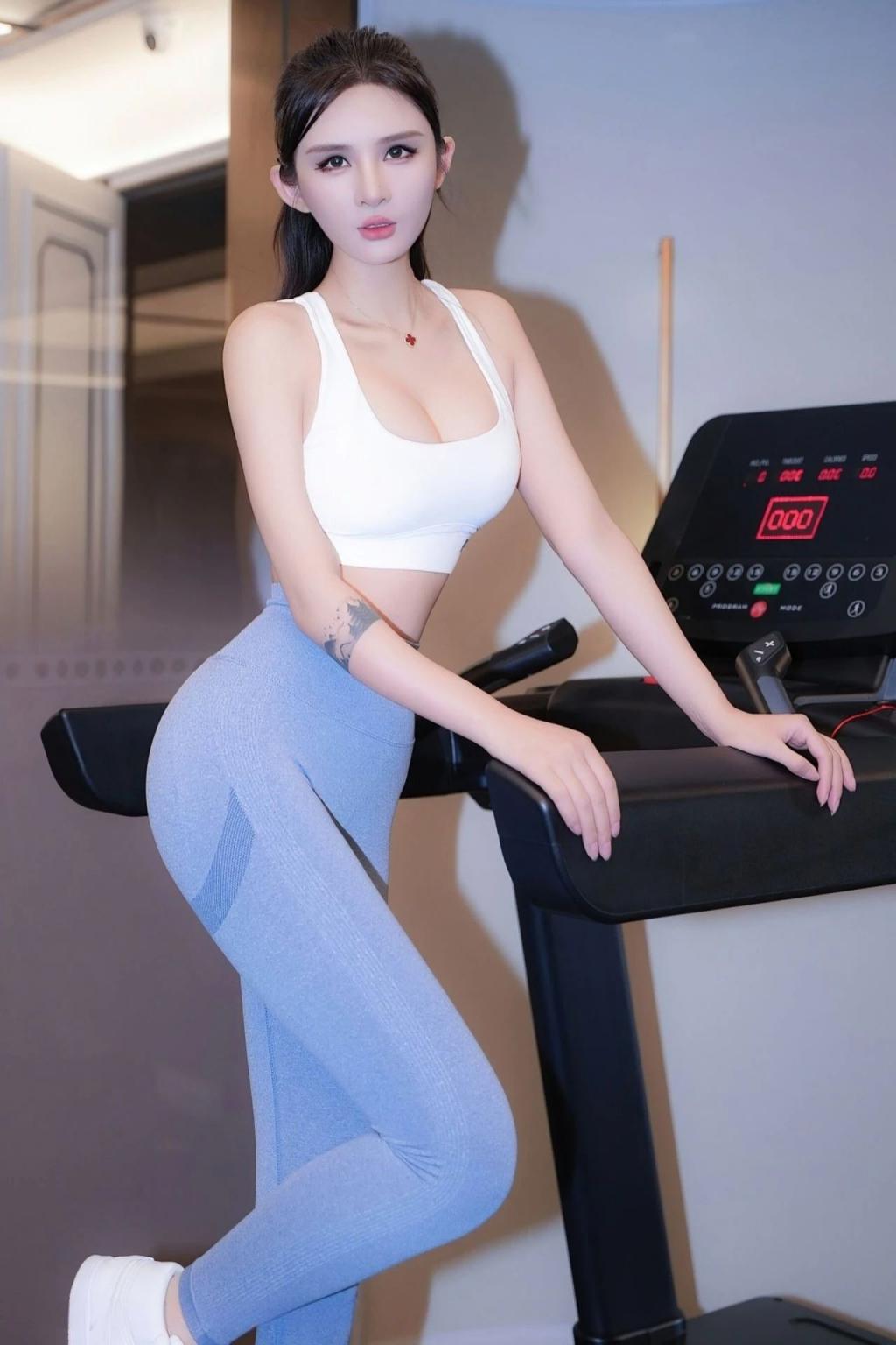 漂亮的瑜伽裤美女[51P]