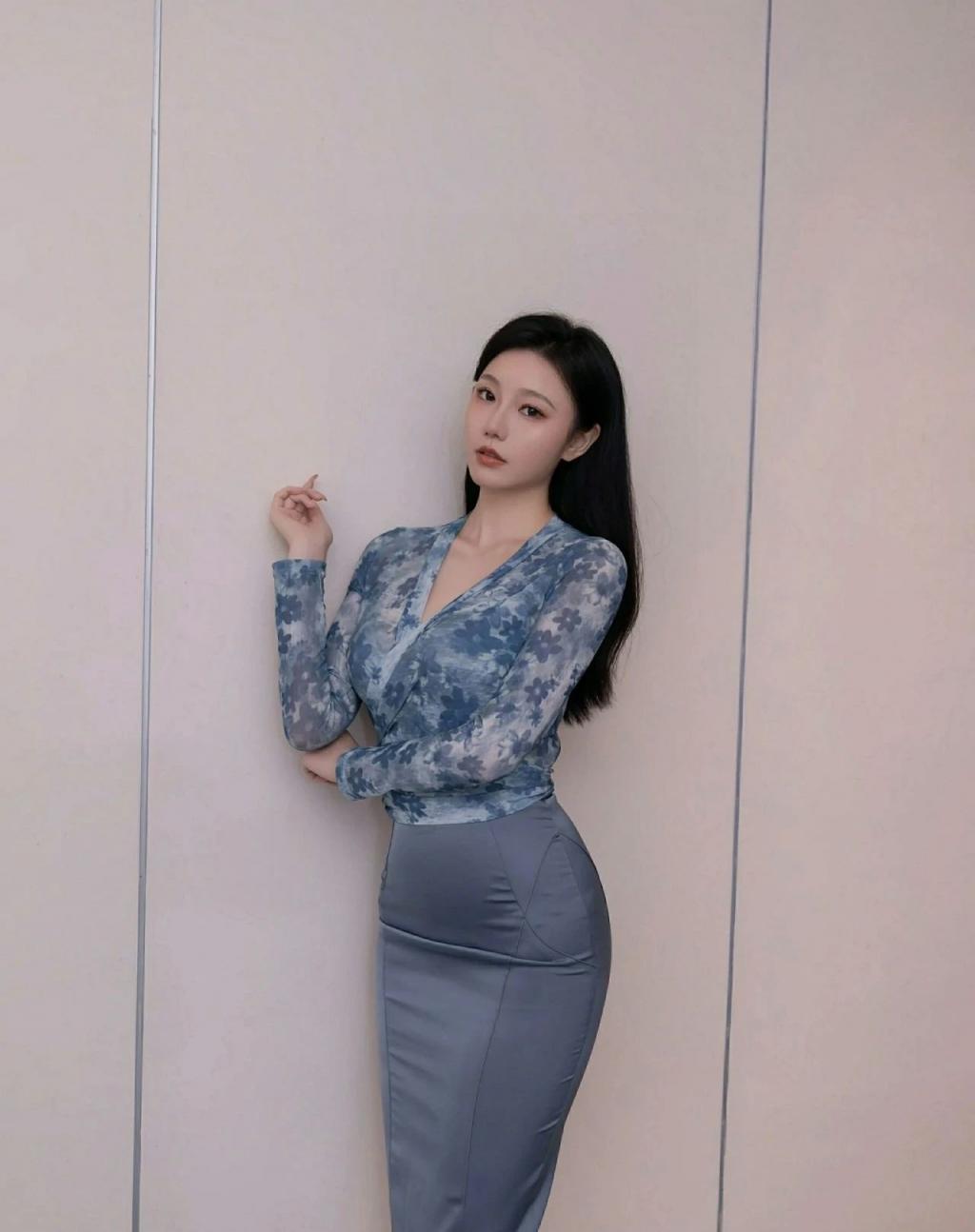 前凸后翘身材诱人[69P]