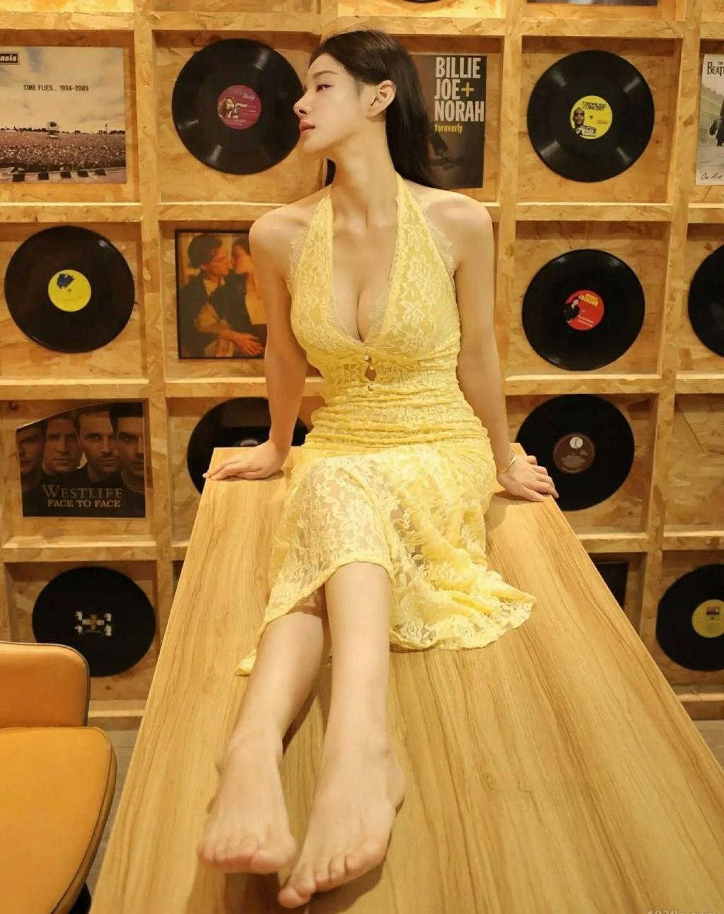 前凸后翘身材诱人[69P]