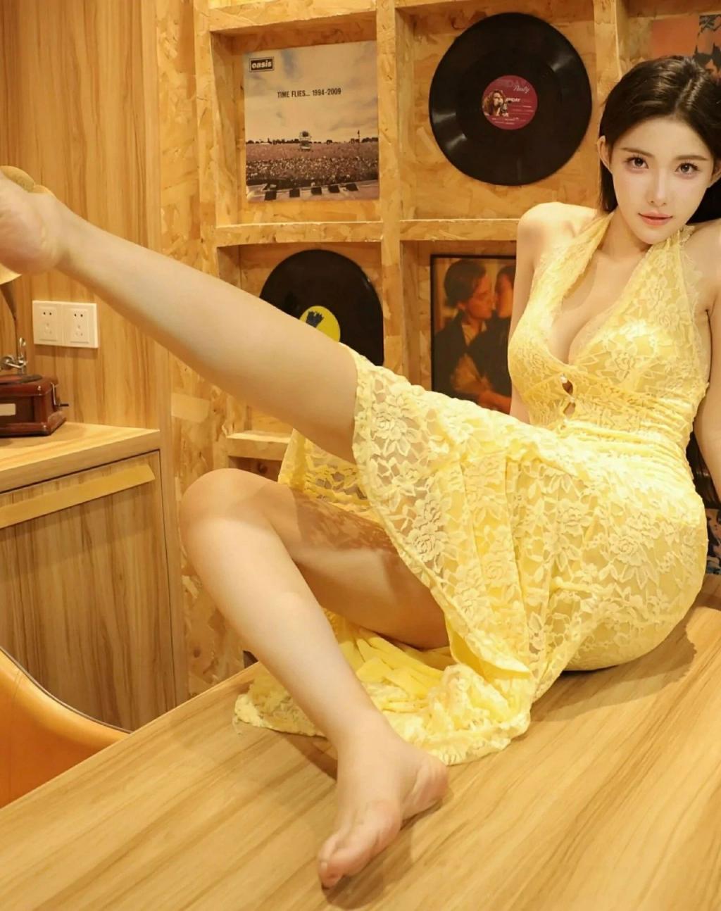 前凸后翘身材诱人[69P]