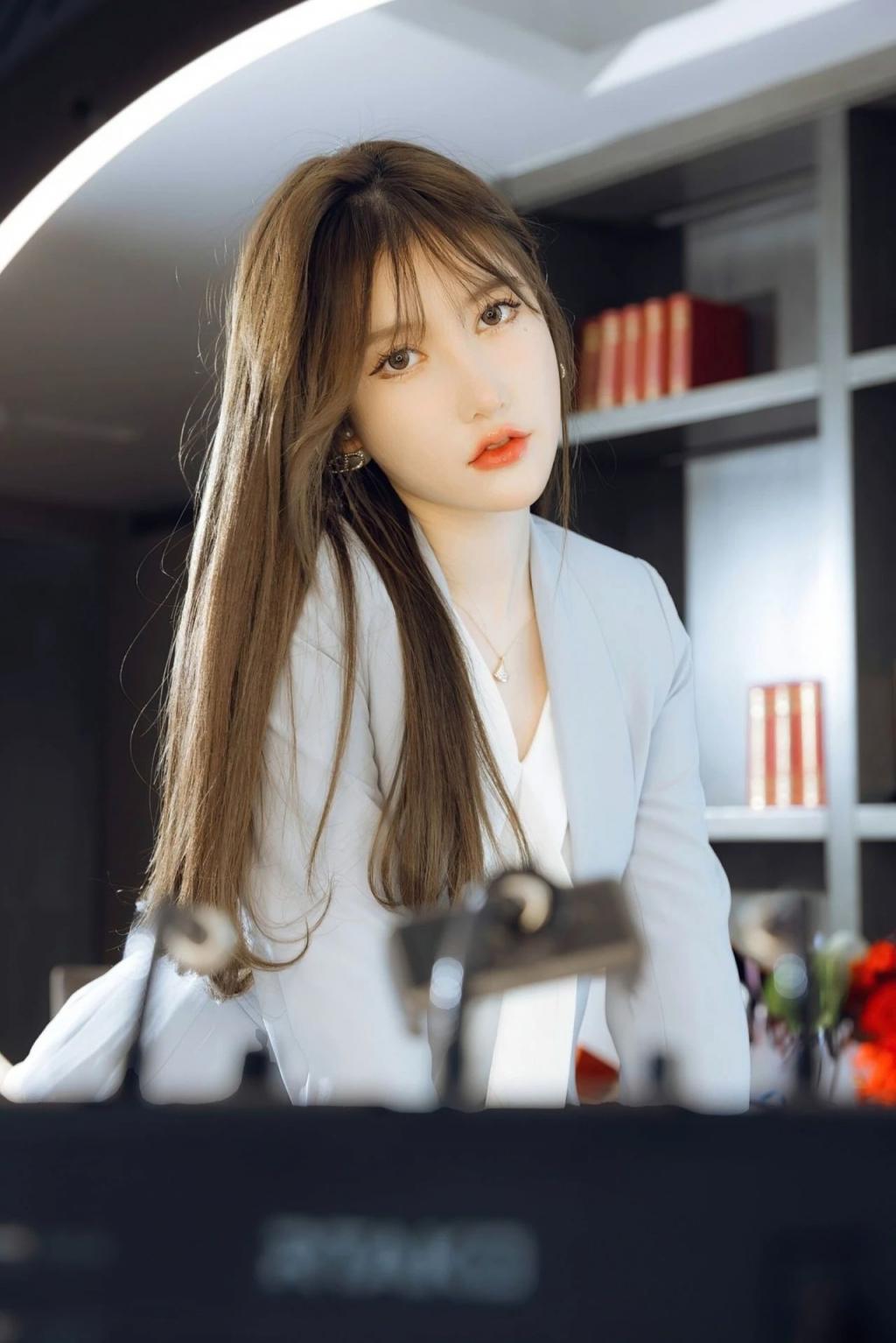 身材高挑的制服诱惑