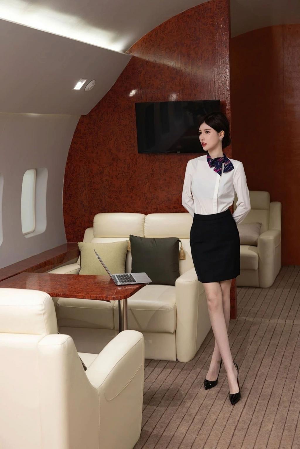 身材高挑的制服诱惑