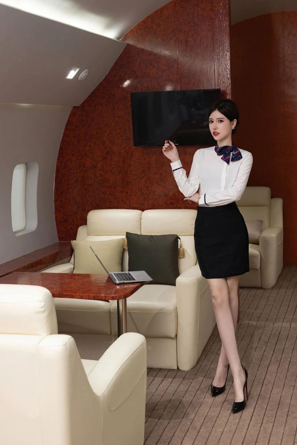 身材高挑的制服诱惑