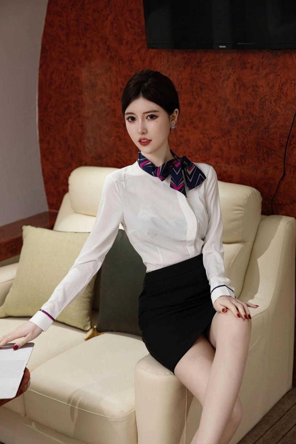 身材高挑的制服诱惑