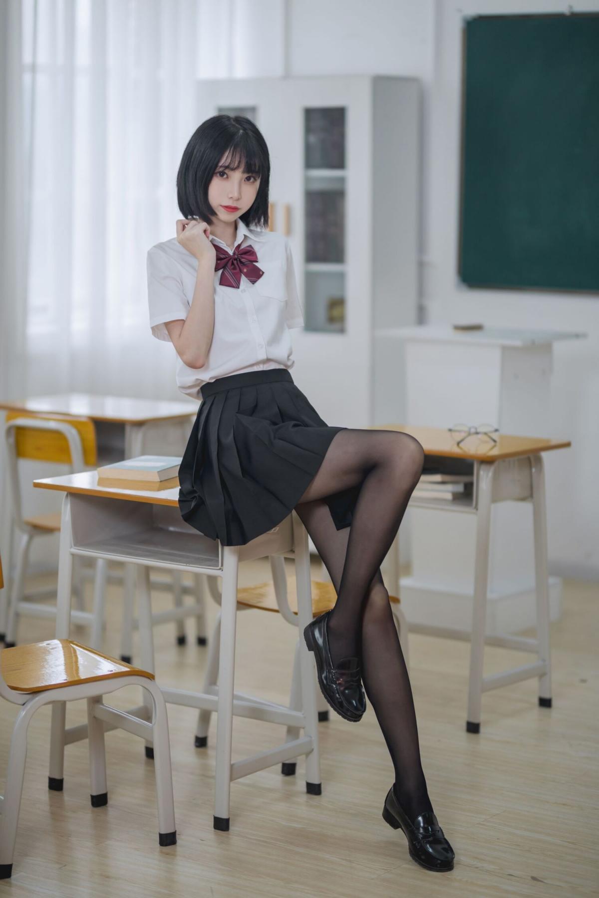许岚-教室jk黑丝