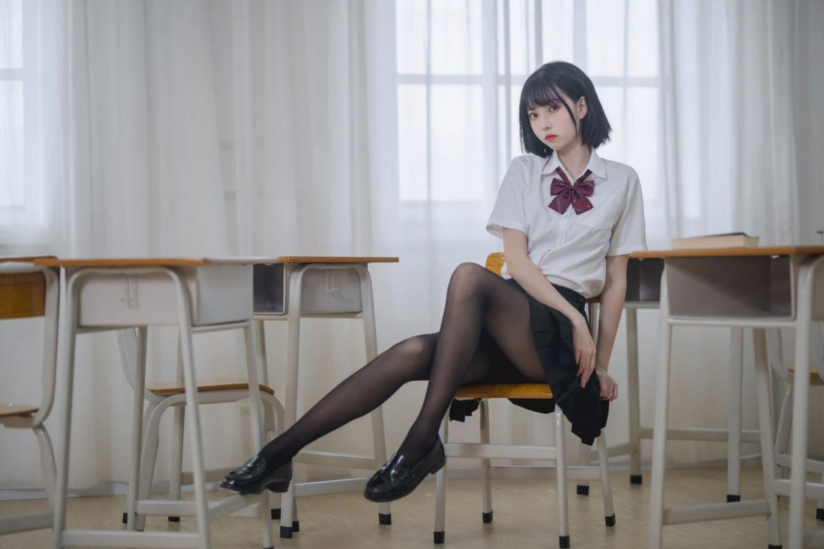 许岚-教室jk黑丝