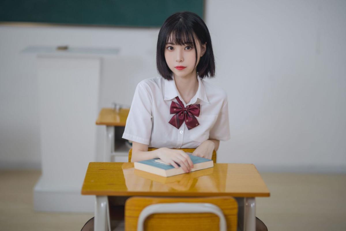 许岚-教室jk黑丝