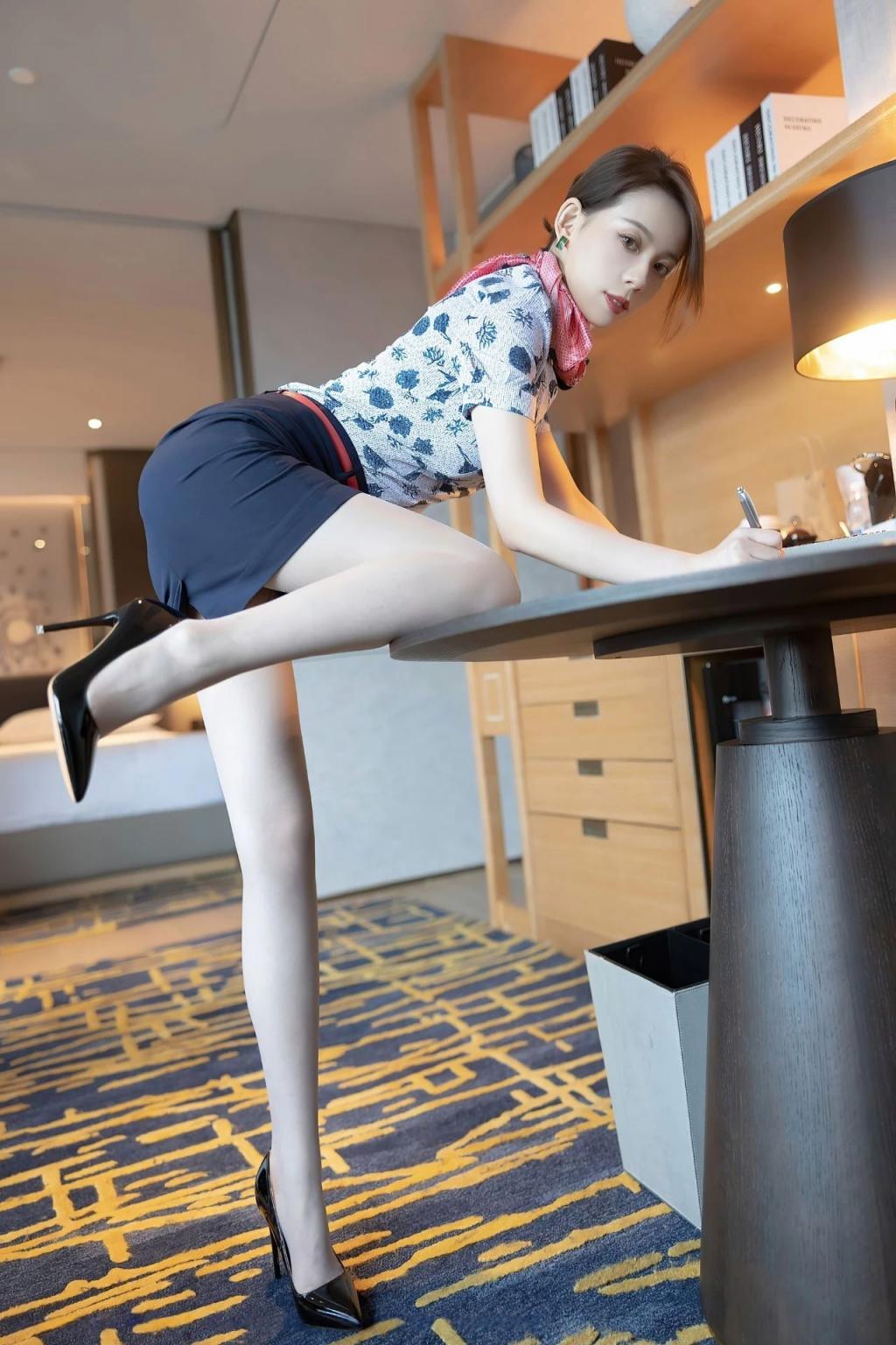 职业装美女模特[39P]