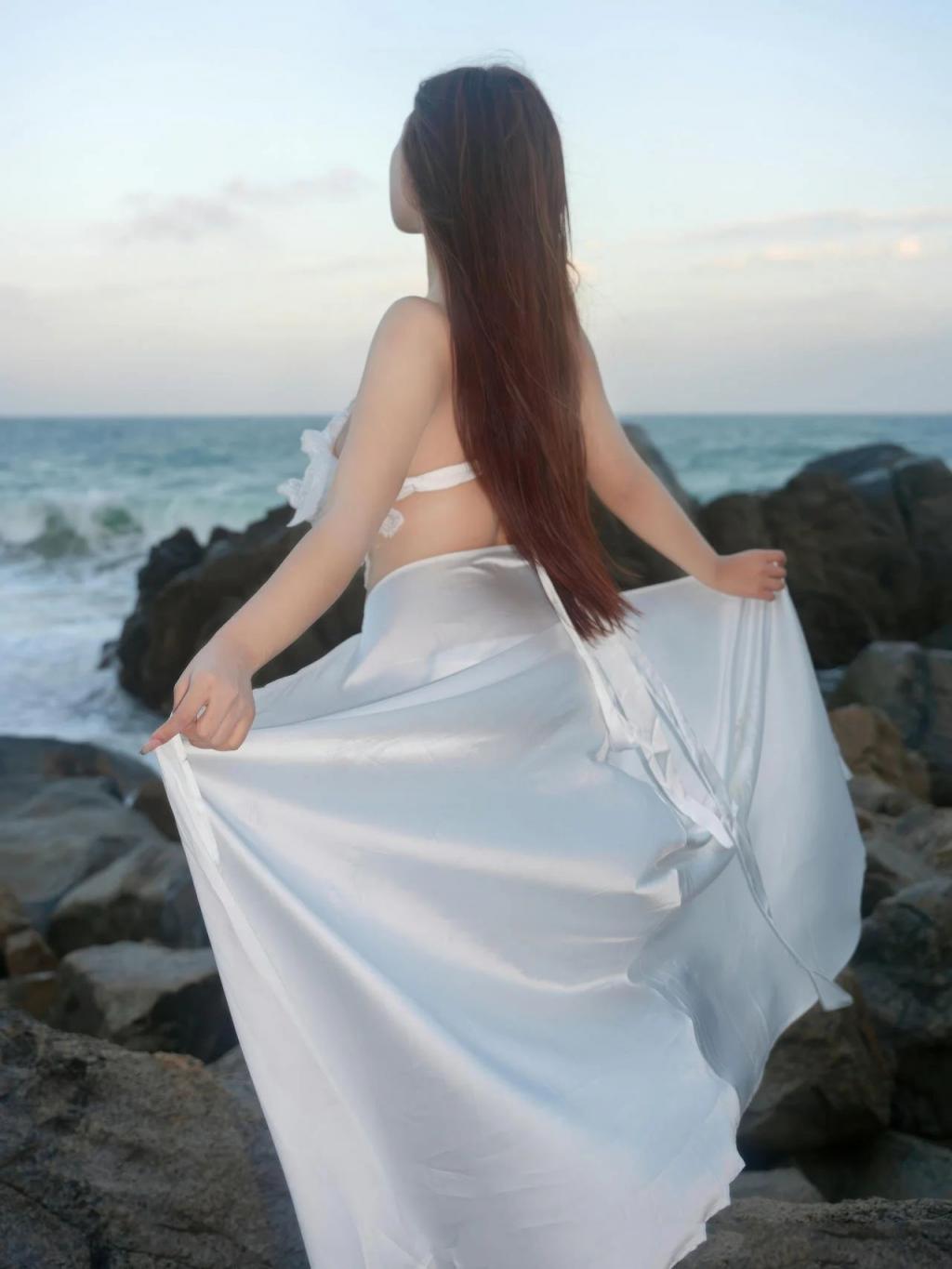 海滩岩崖  金允希Yuki