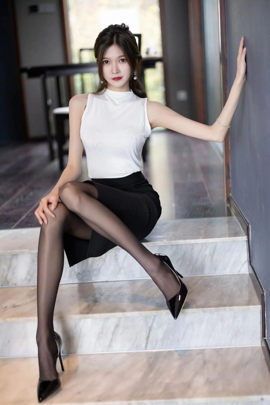 满屏黑丝大长腿漂亮[55P]