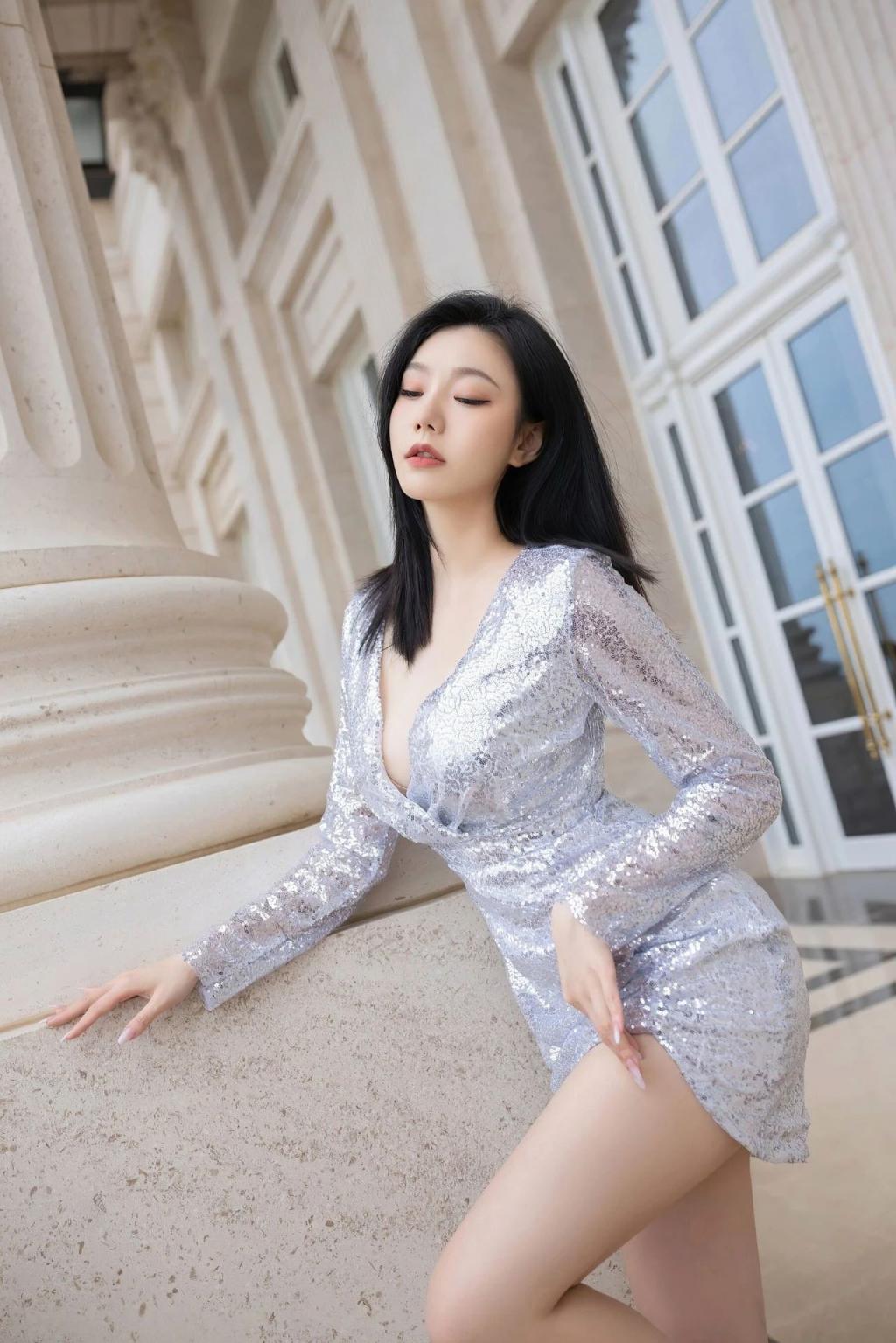 身材很棒的美女写真[56P]