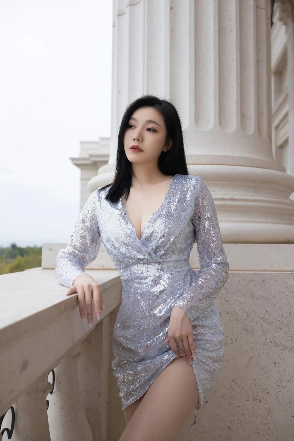 身材很棒的美女写真[56P]