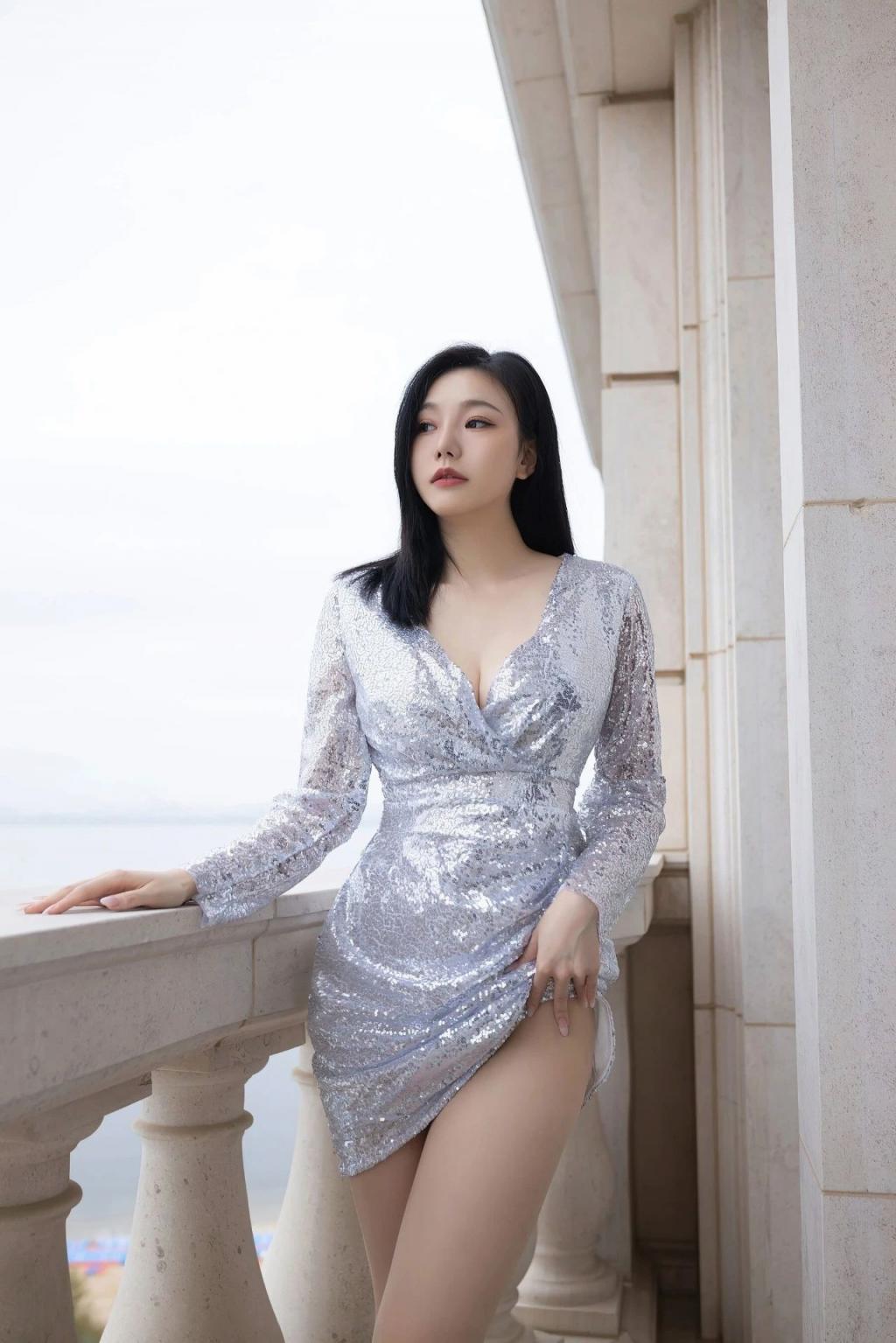 身材很棒的美女写真[56P]