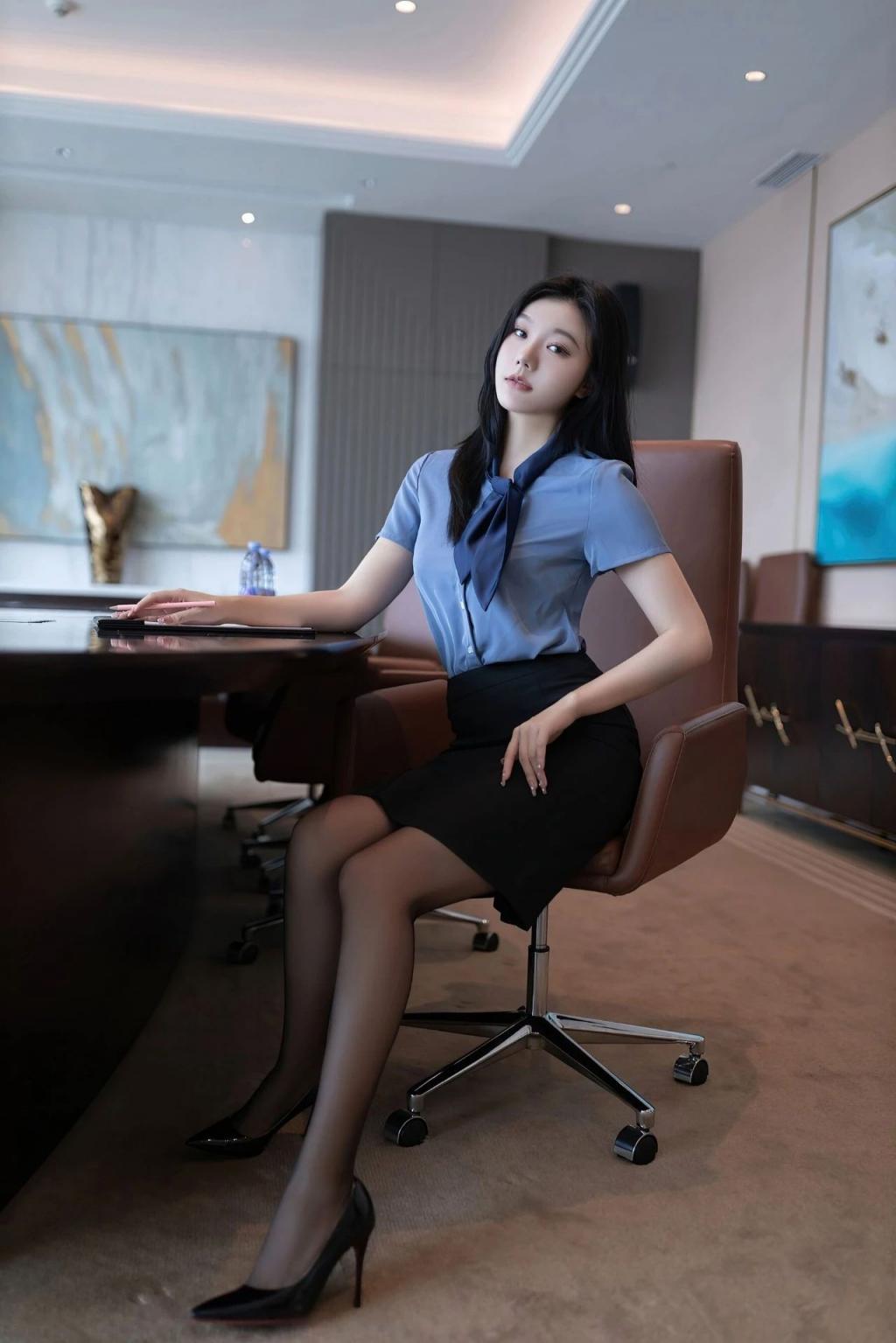 身材很棒的美女写真[56P]