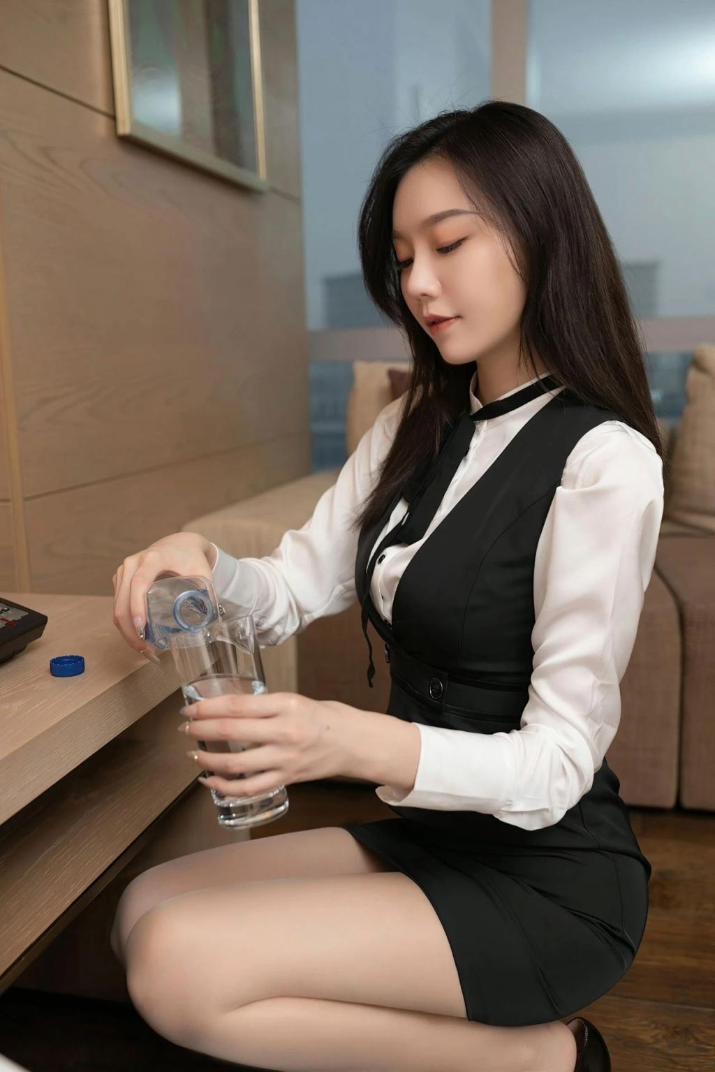 身材很棒的美女写真[56P]