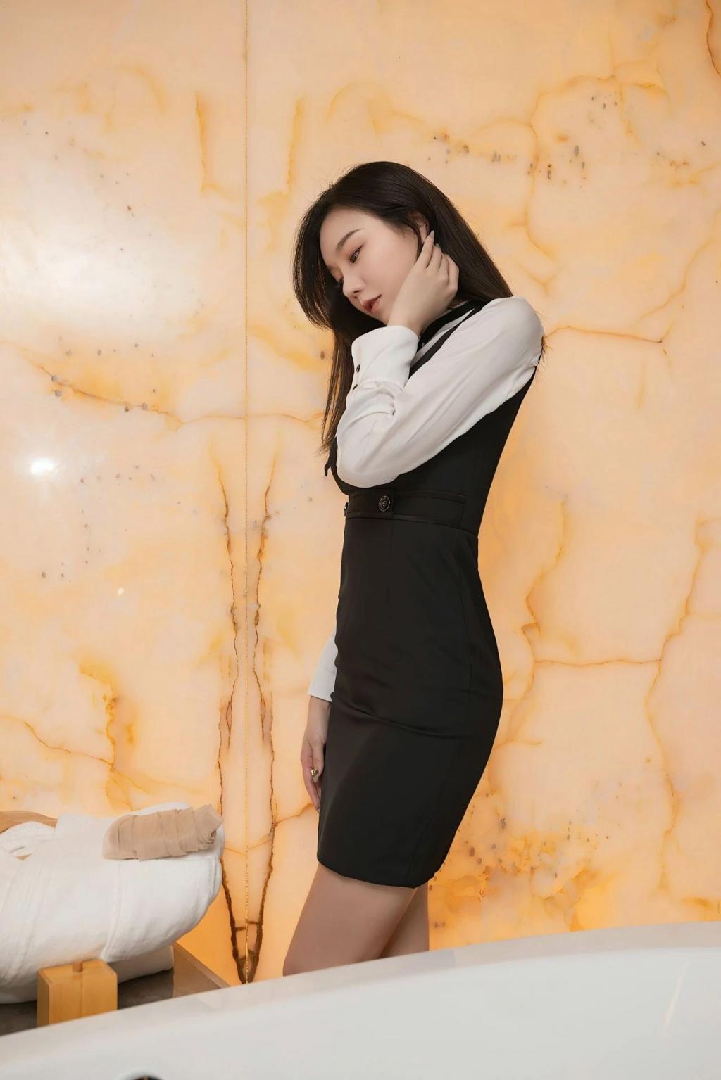 身材很棒的美女写真[56P]