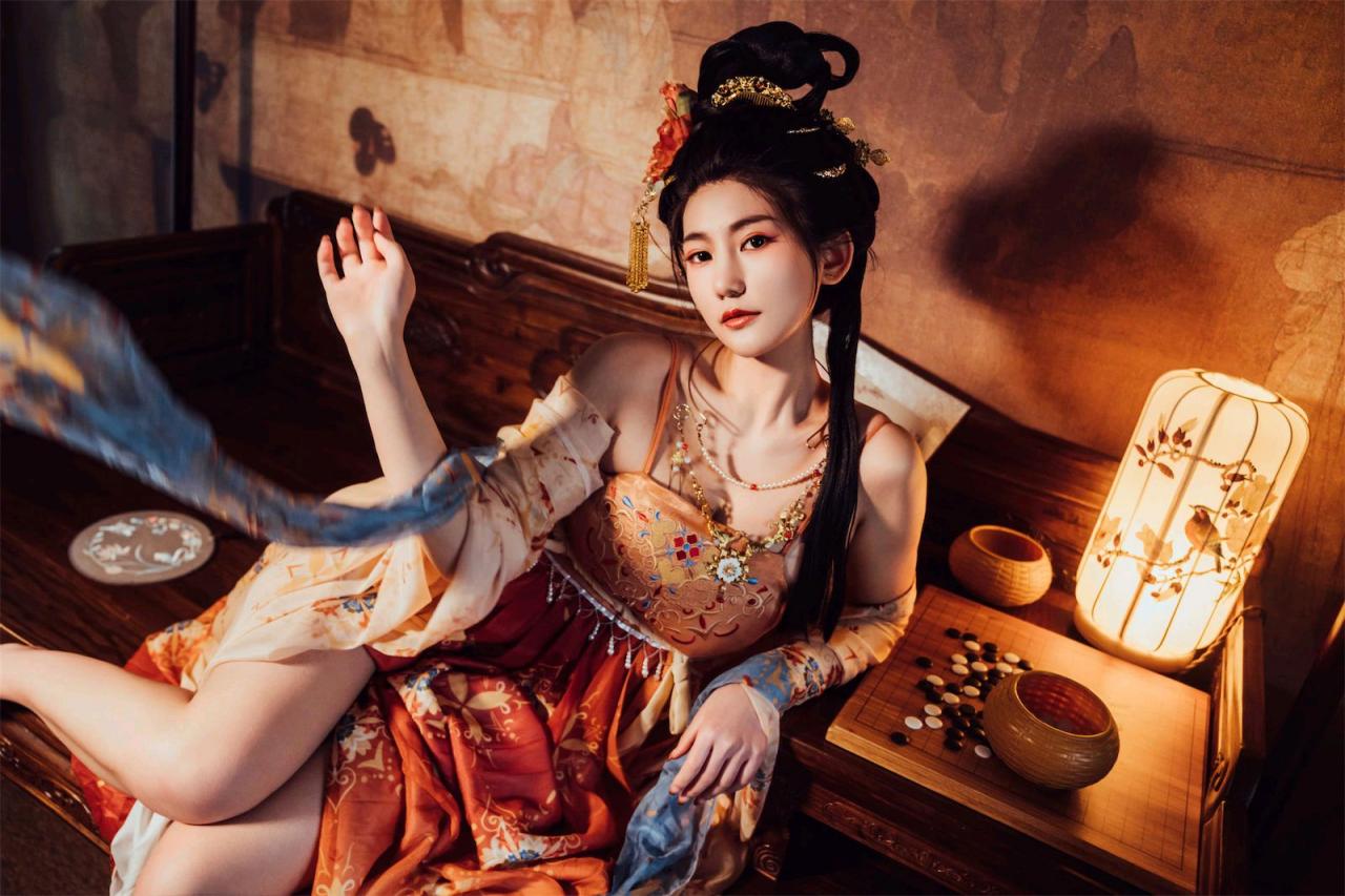 星澜是澜澜叫澜妹呀 - 宫廷春欲晚，华丽古风美好肉体