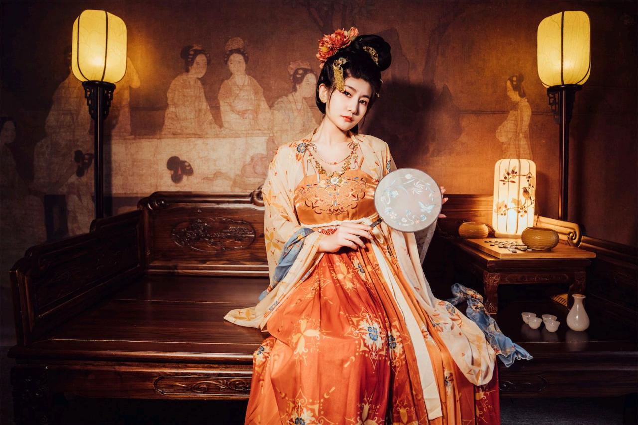 星澜是澜澜叫澜妹呀 - 宫廷春欲晚，华丽古风美好肉体