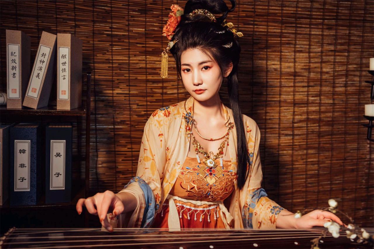 星澜是澜澜叫澜妹呀 - 宫廷春欲晚，华丽古风美好肉体