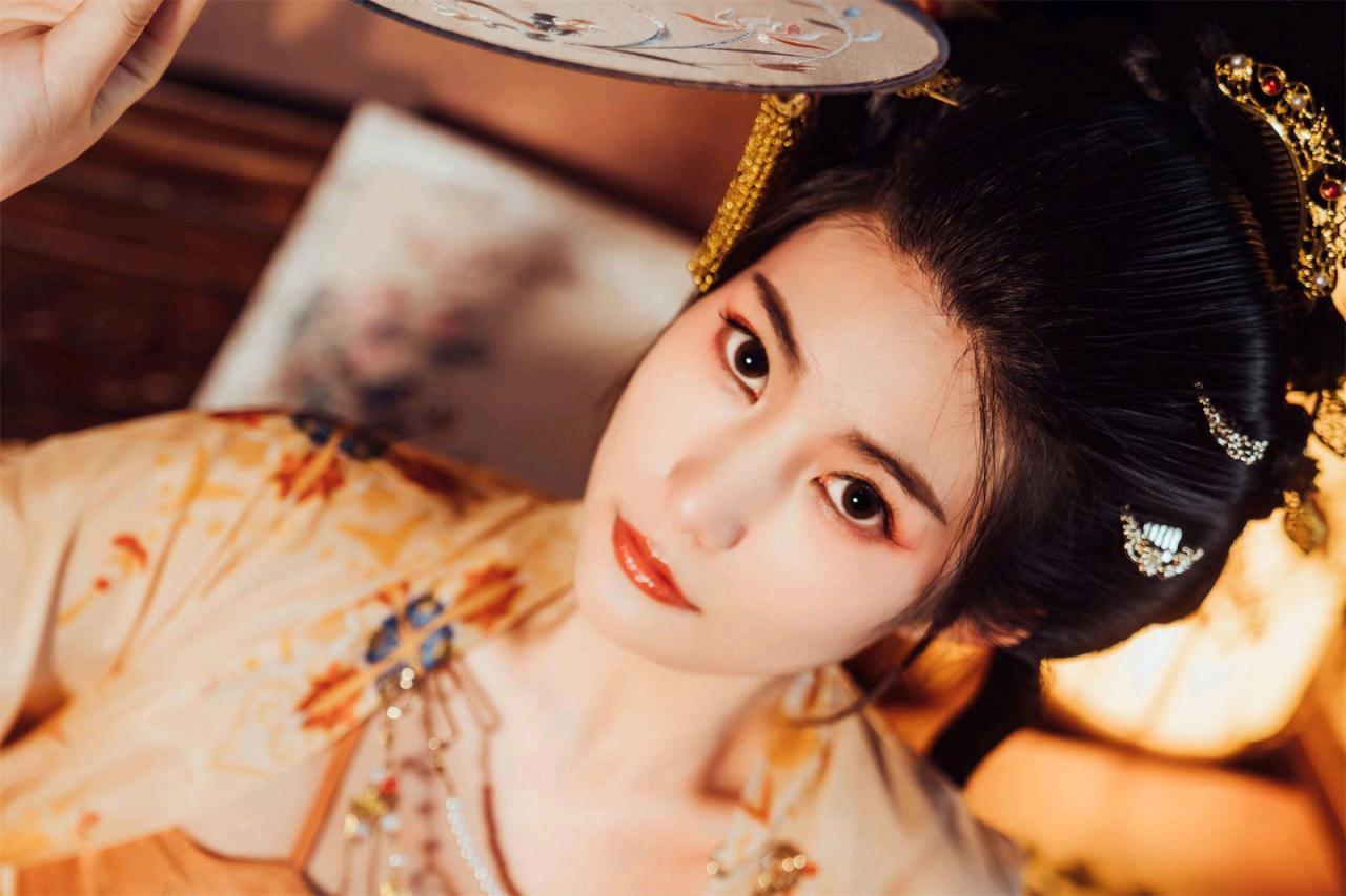 星澜是澜澜叫澜妹呀 - 宫廷春欲晚，华丽古风美好肉体