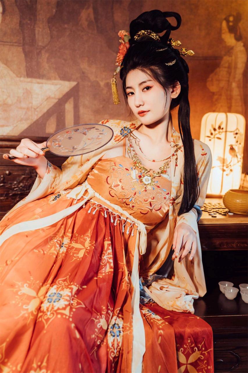 星澜是澜澜叫澜妹呀 - 宫廷春欲晚，华丽古风美好肉体