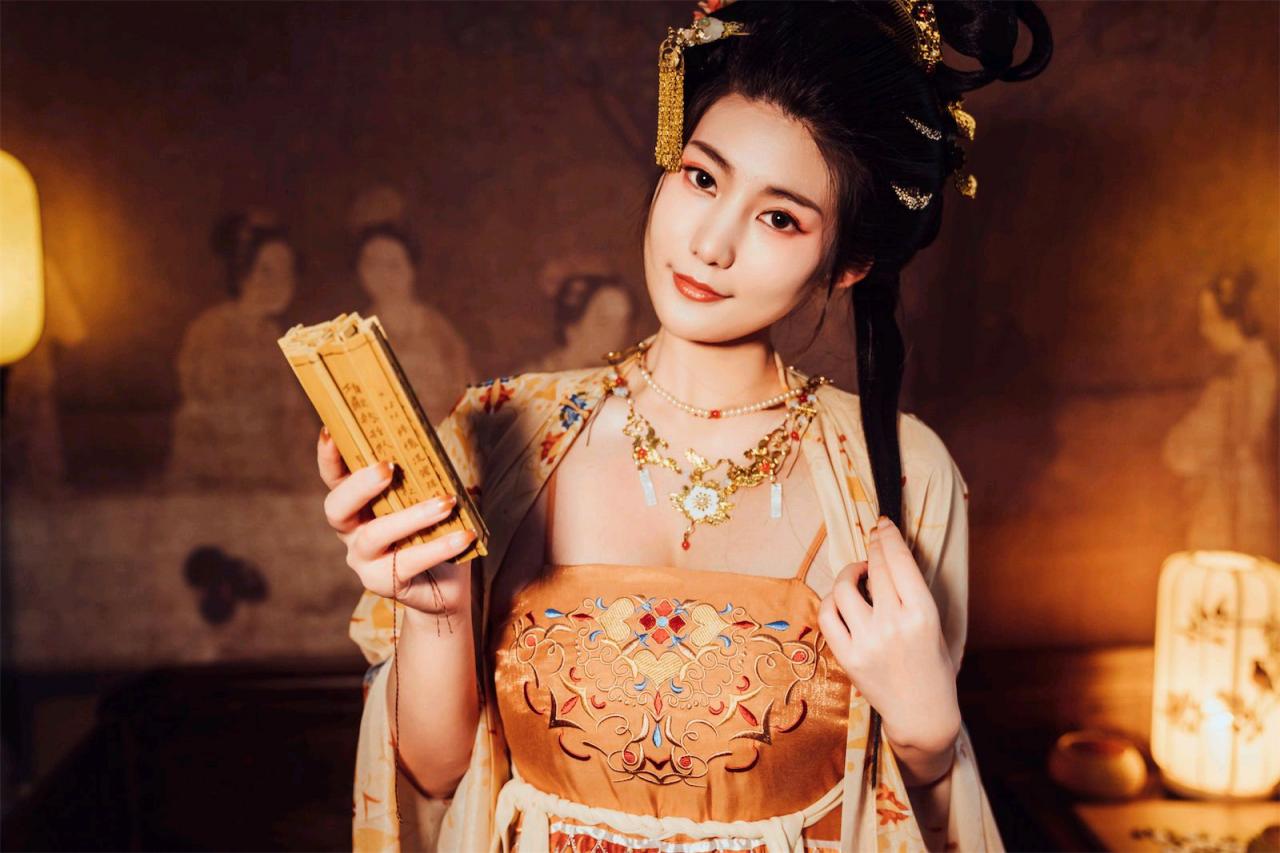 星澜是澜澜叫澜妹呀 - 宫廷春欲晚，华丽古风美好肉体