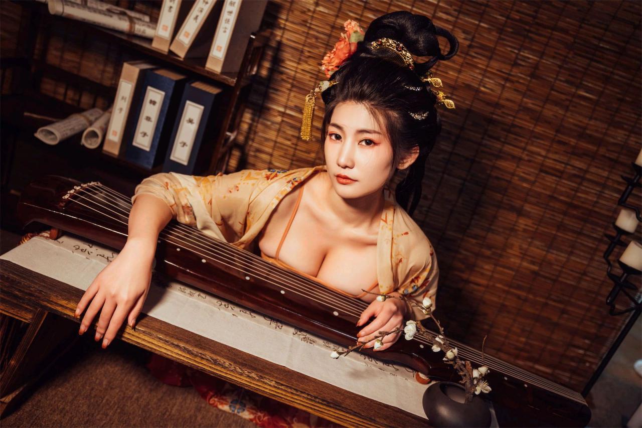 星澜是澜澜叫澜妹呀 - 宫廷春欲晚，华丽古风美好肉体