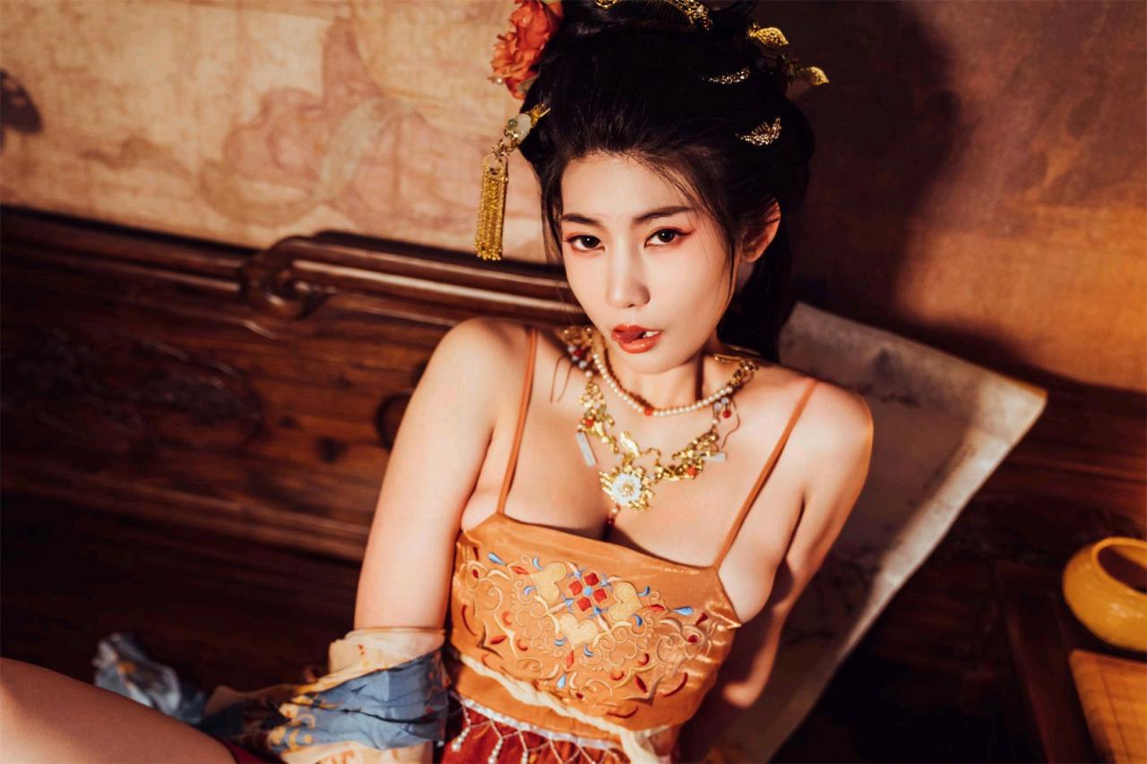 星澜是澜澜叫澜妹呀 - 宫廷春欲晚，华丽古风美好肉体