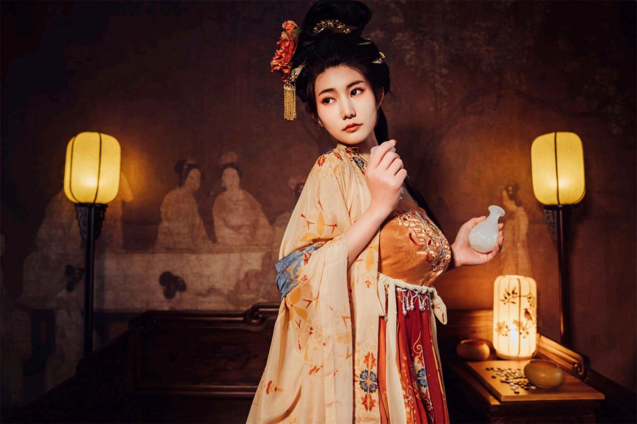 星澜是澜澜叫澜妹呀 - 宫廷春欲晚，华丽古风美好肉体