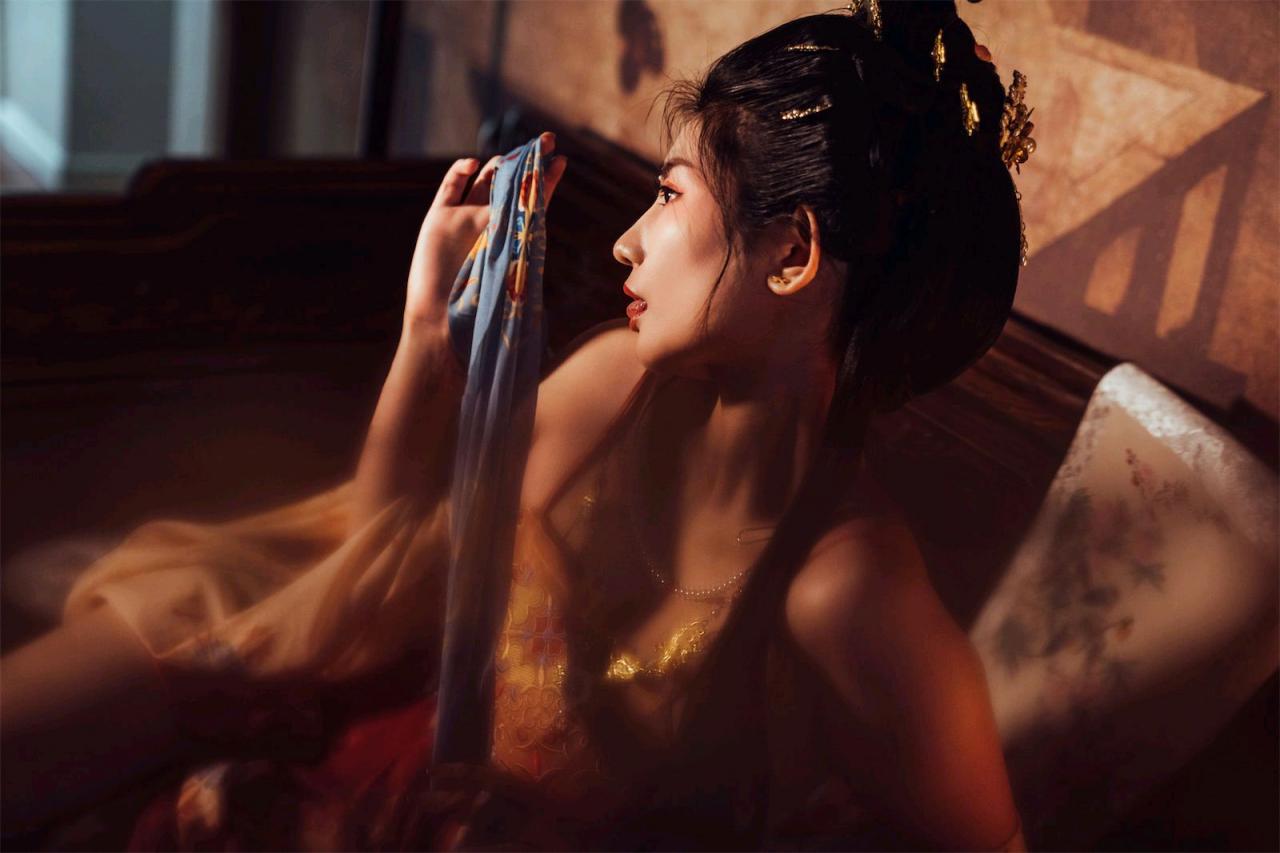 星澜是澜澜叫澜妹呀 - 宫廷春欲晚，华丽古风美好肉体