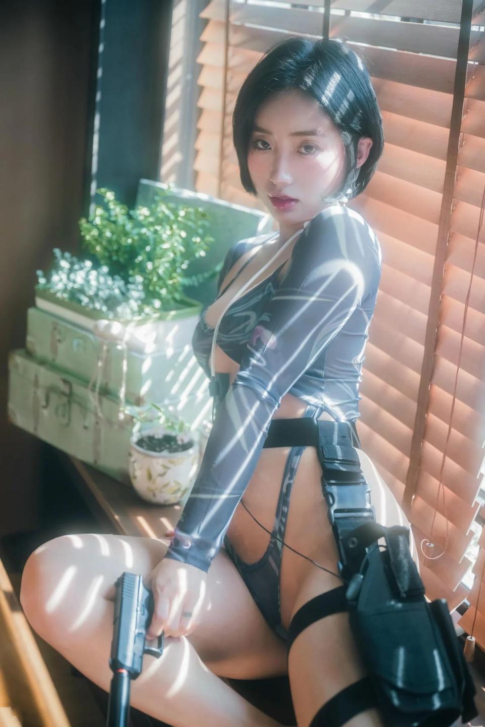 Booty Queen 短发黑枪
