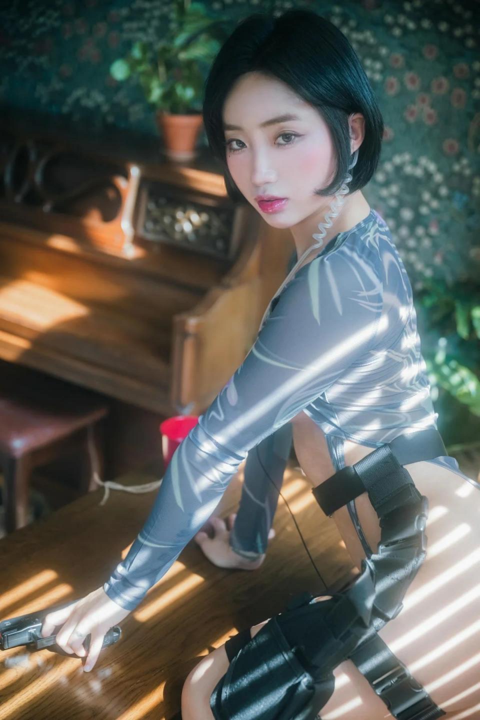 Booty Queen 短发黑枪