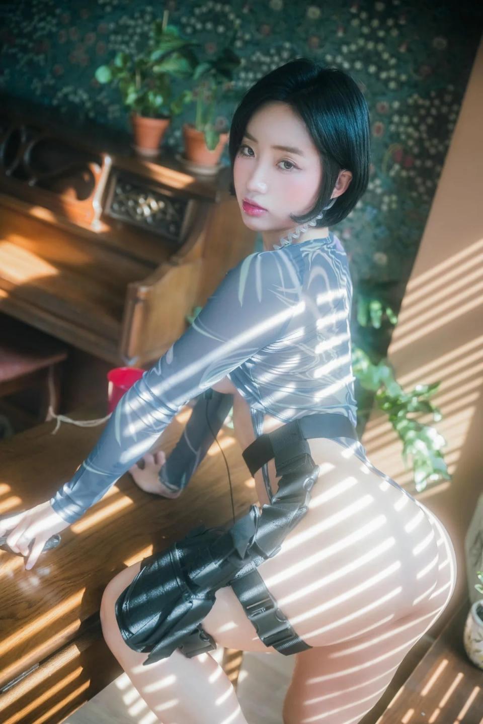 Booty Queen 短发黑枪