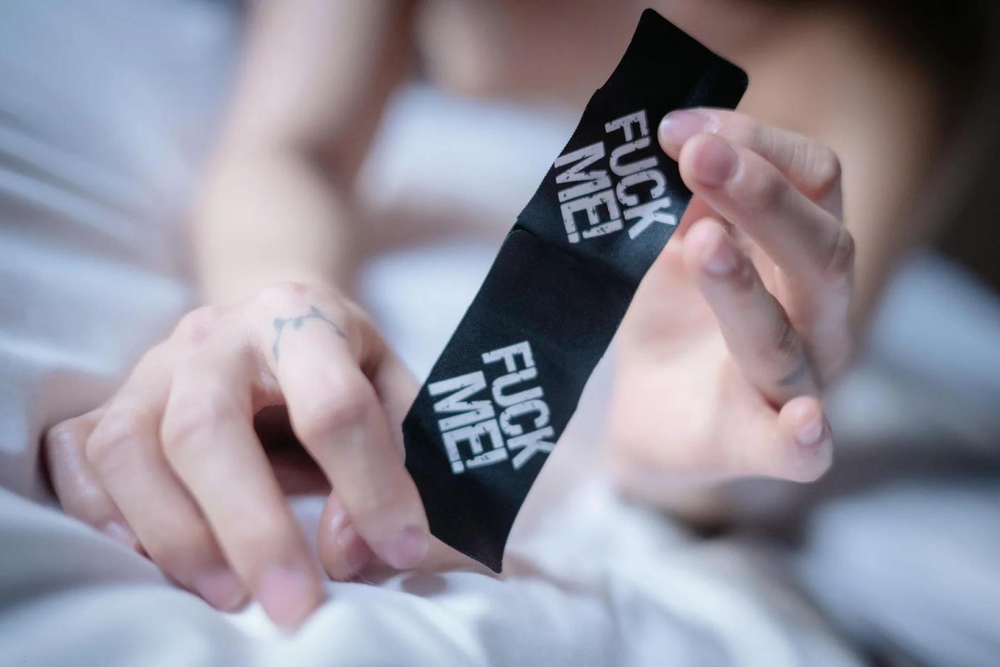 Booty Queen 网状连体黑丝