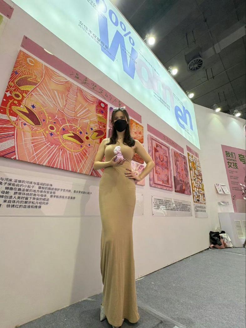 内衣精致性感美女