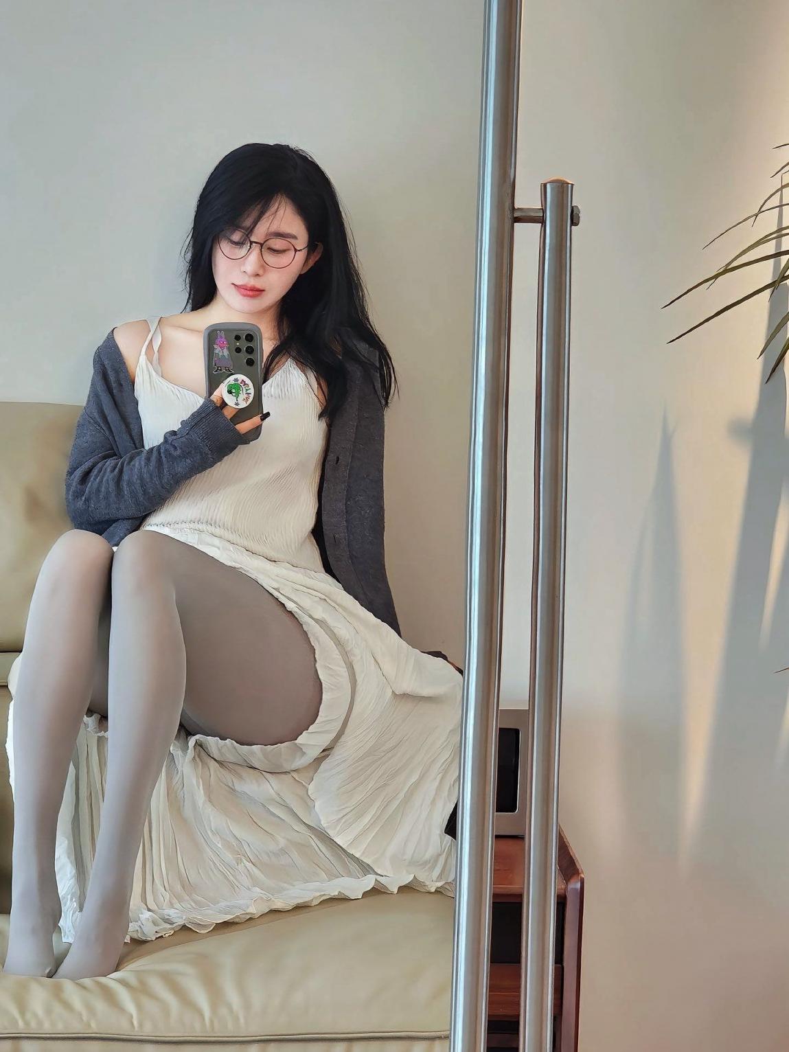 青春洋溢的少妇美女