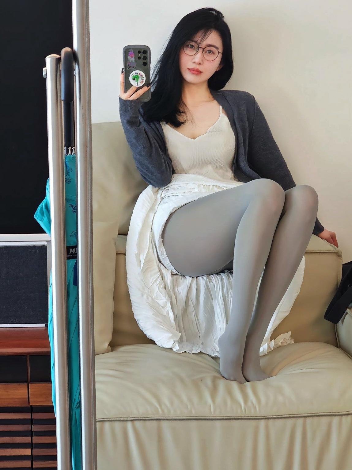 青春洋溢的少妇美女