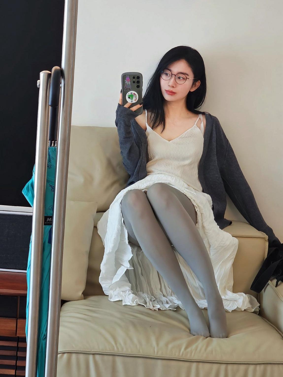 青春洋溢的少妇美女