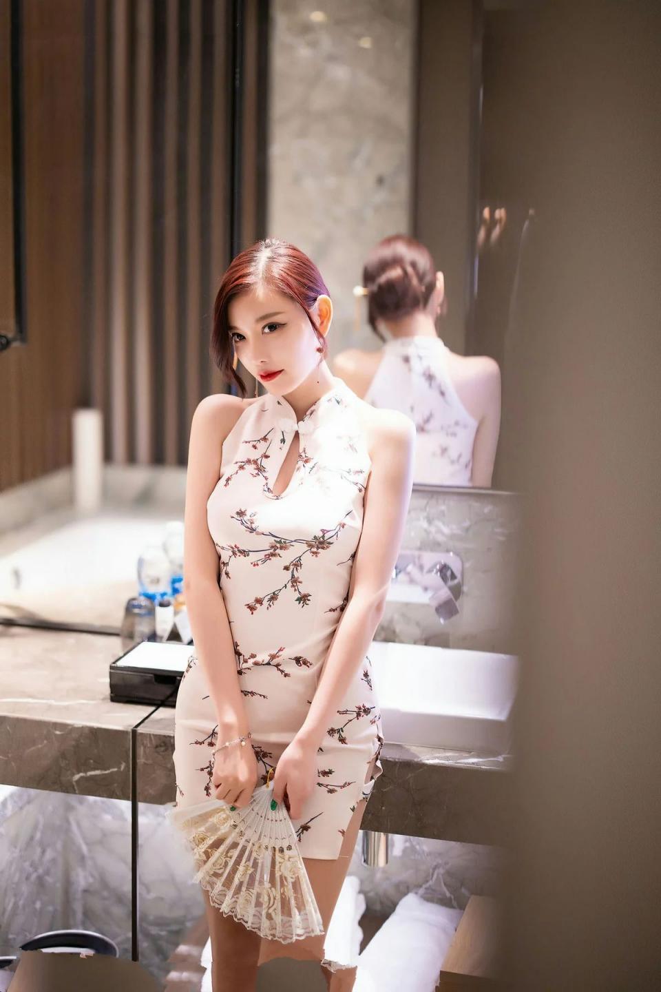 杨晨晨sugar 吊裙丝袜