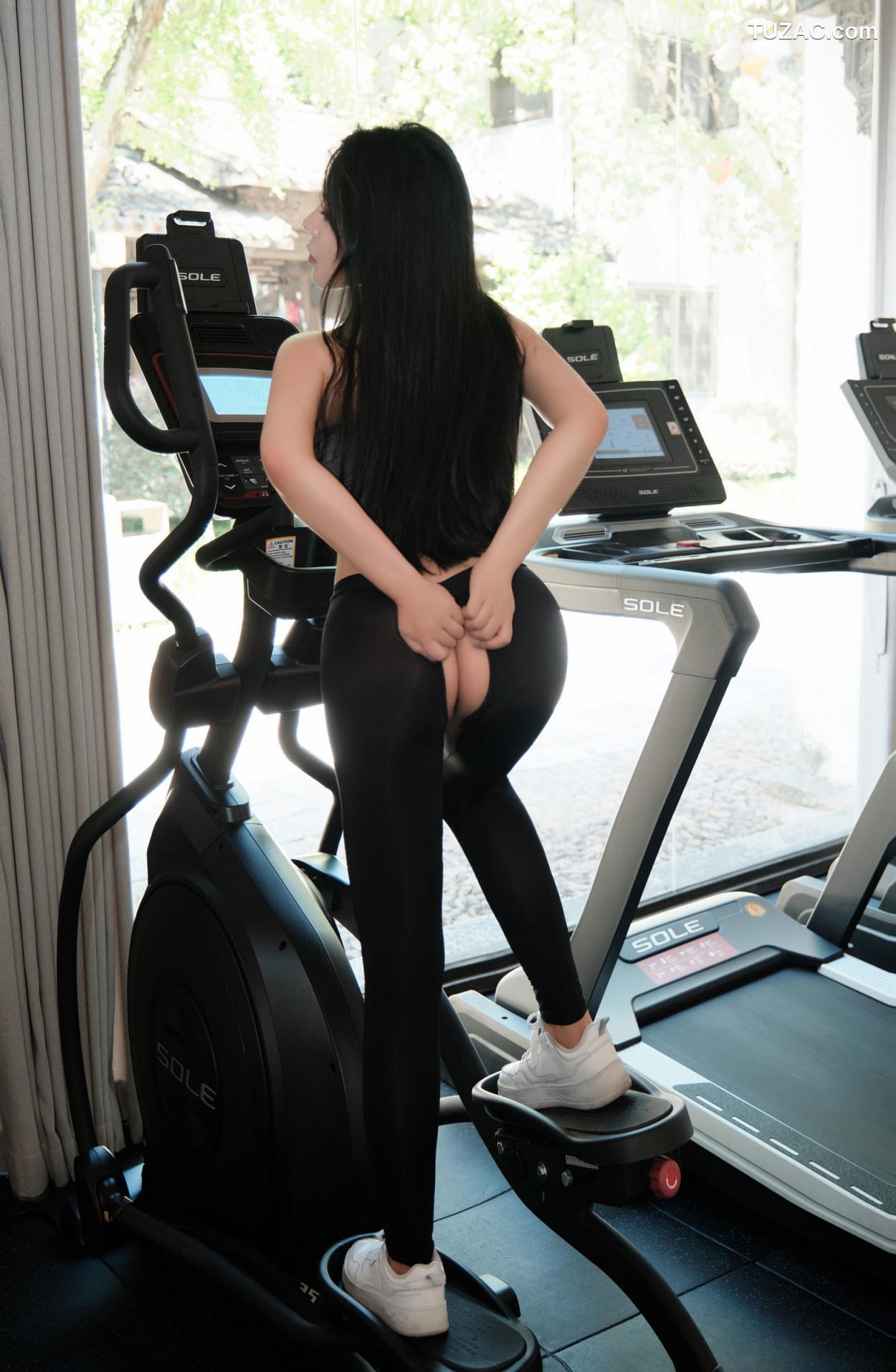 麦田-健身房中的故事-健身美女灰背心黑色紧身裤爆乳