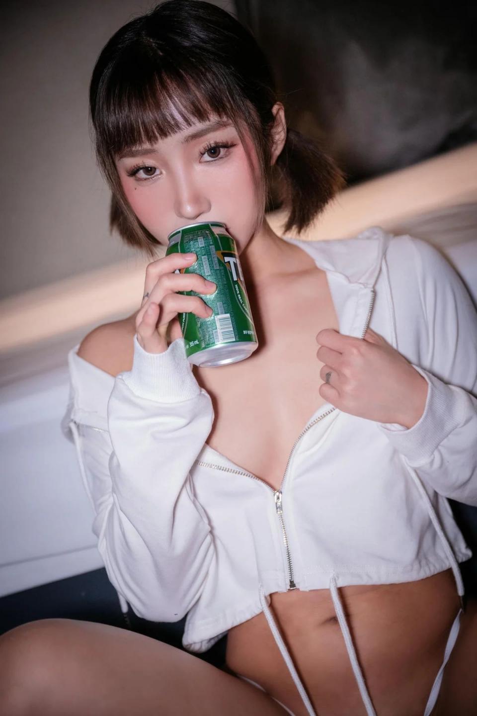 宿舍少女