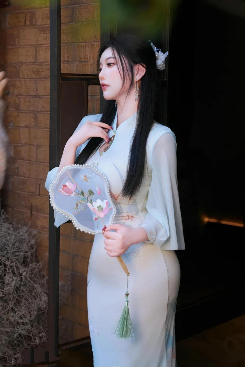 杨晨晨sugar 古典l蓝纱旗袍